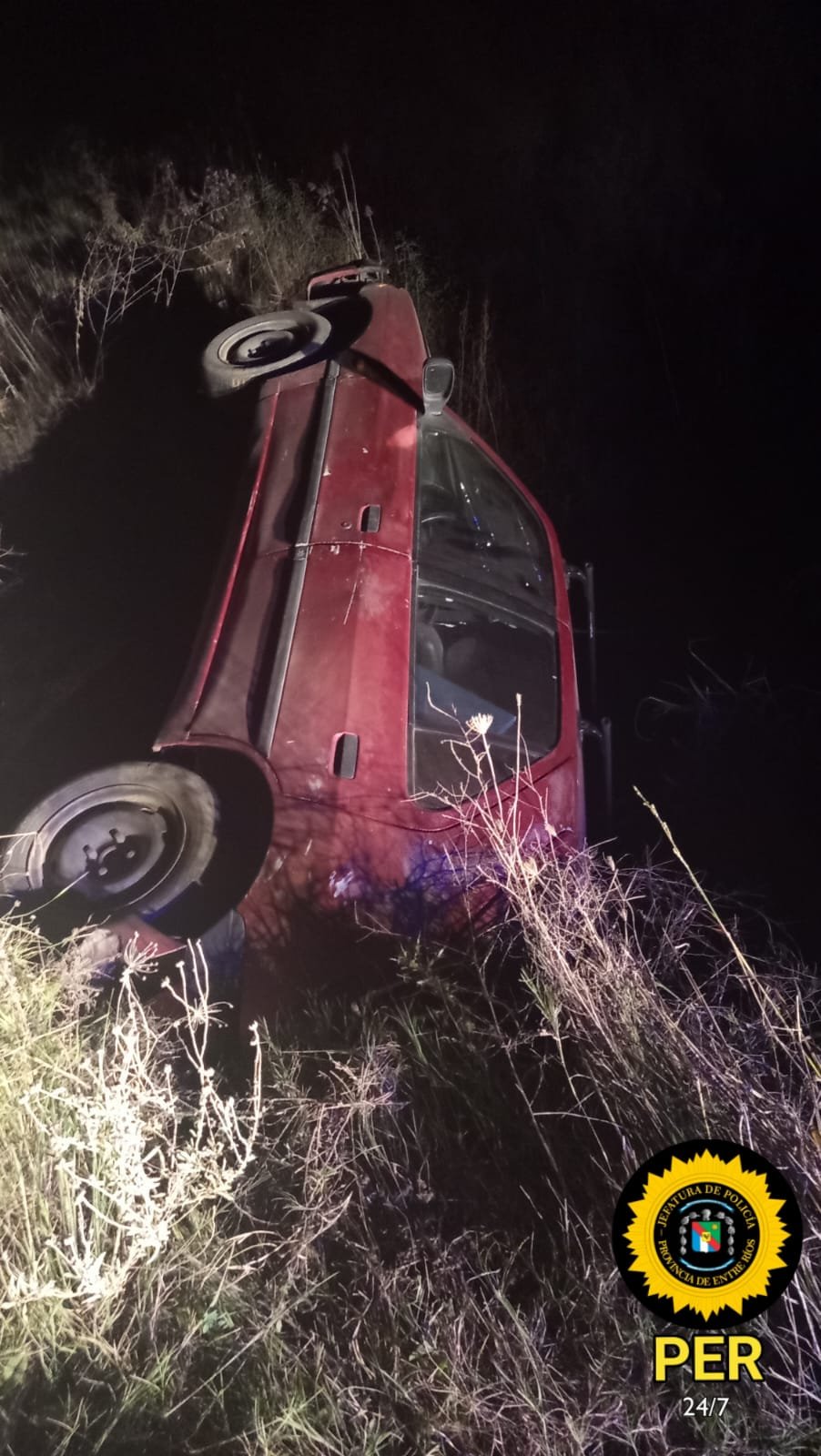 San Salvador: Conductor quedó atrapado tras un vuelco y logró salir por sus propios medios Noticias