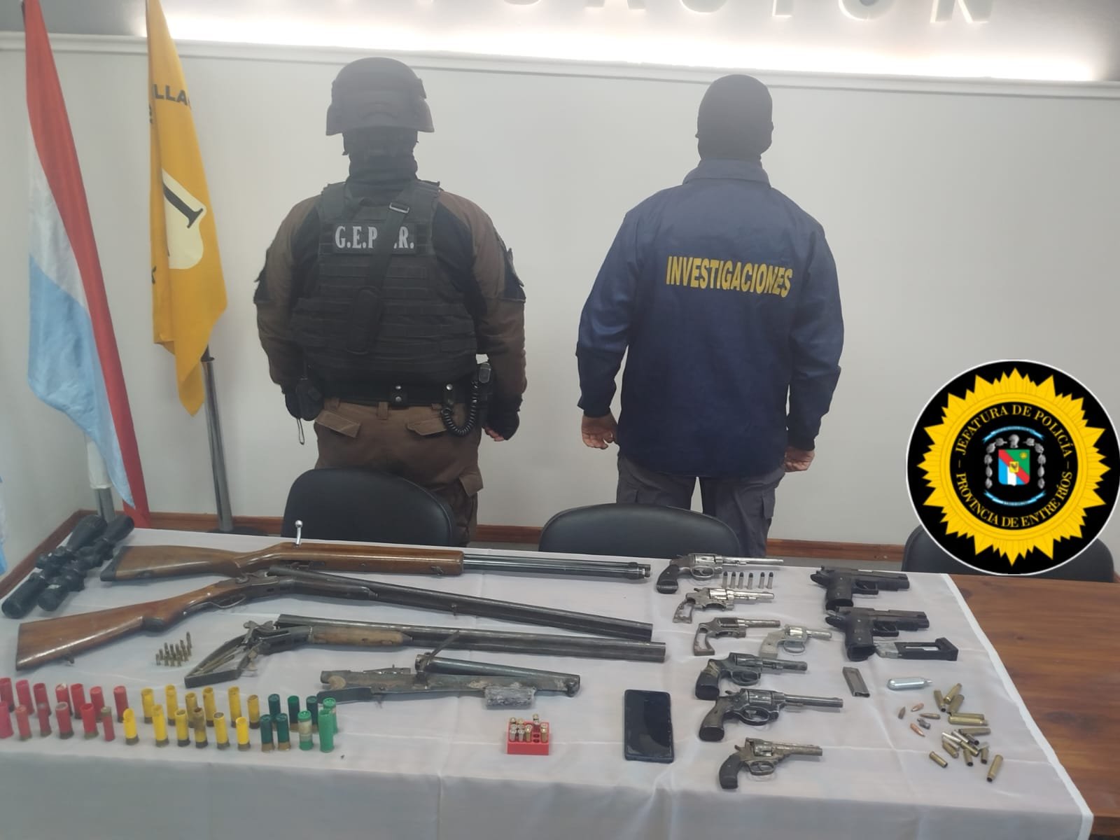 VILLAGUAY: Importante operativo policial permitió secuestrar armas, municiones y droga Noticias