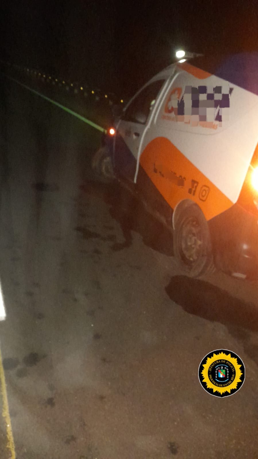 RUTA 18: Una ambulancia choco contra tambores de señalización