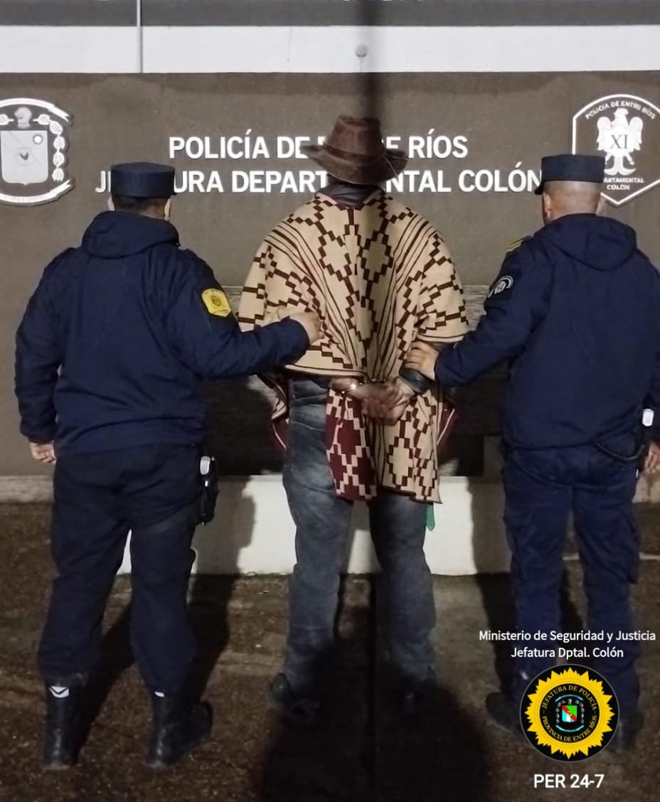 COLON: Detuvieron a un hombre por realizar pintadas en el edificio de Tribunales