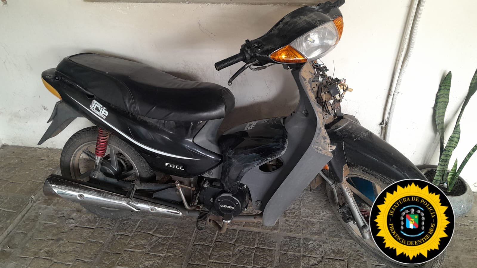 VILLAGUAY: Tras un operativo hallan oculta una moto robada y la restituyen a su propietario