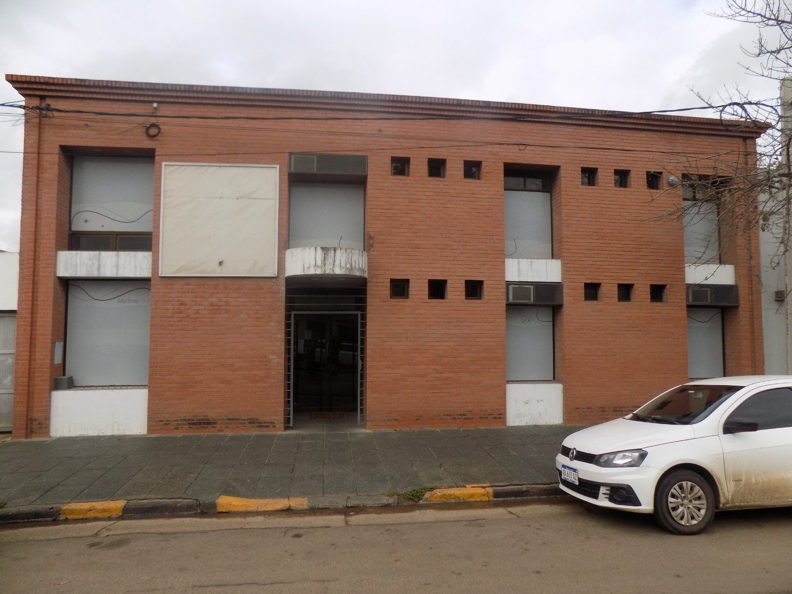 SAN SALVADOR: Allanaron un clínica privada por presunta venta de sustancias medicinales sin autorización