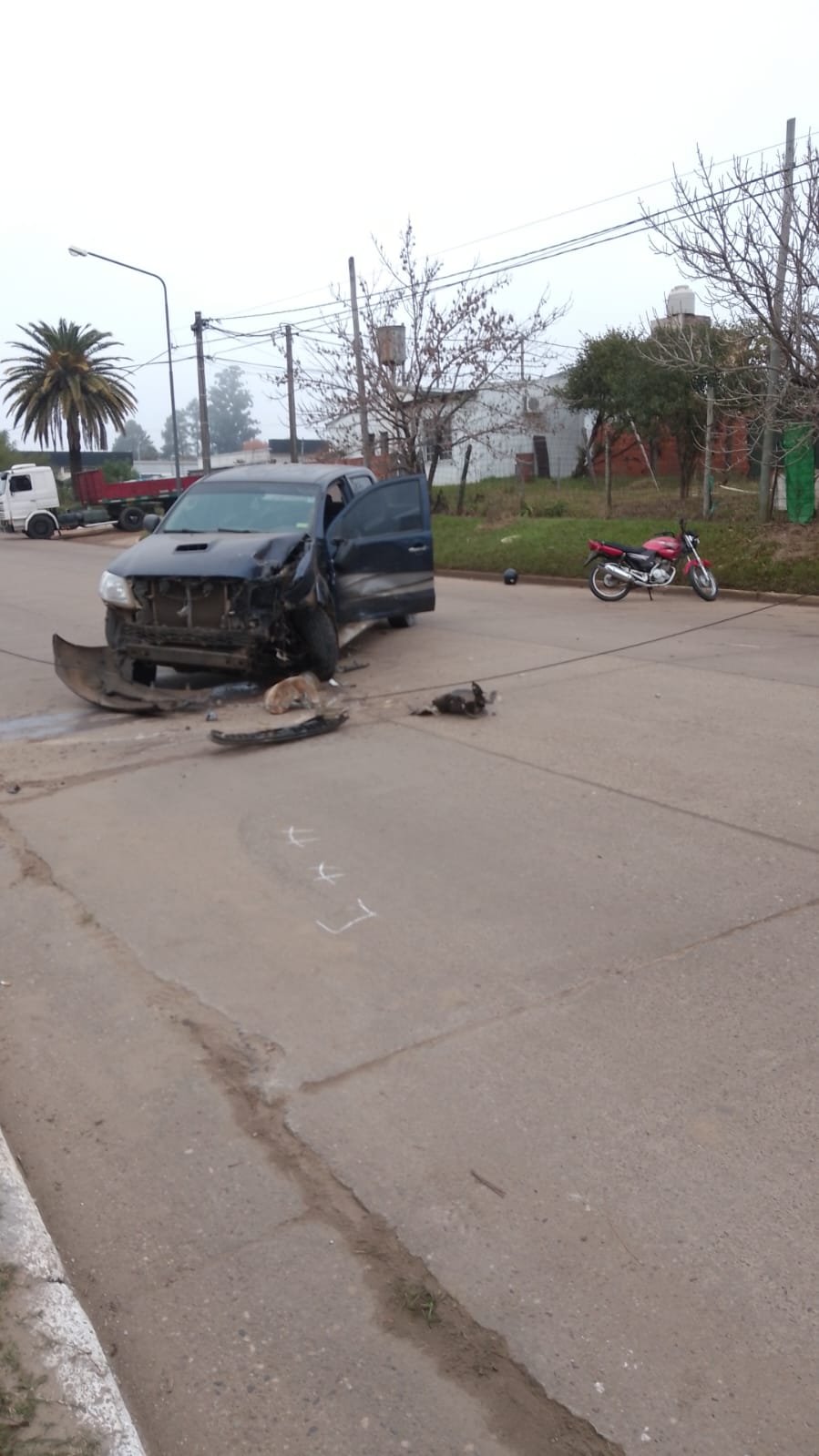 CONCORDIA: Motociclista y conductor de una camioneta fueron hospitalizados tras un choque