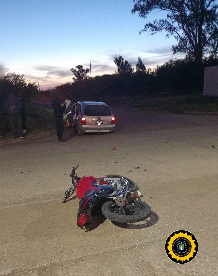 VILLAGUAY: Tres personas resultaron lesionadas tras un choque entre una moto y un auto